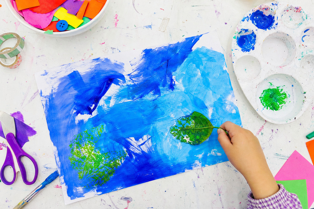 Painting with leaves from the garden.